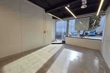 Retail or Office – Motivated Landlord