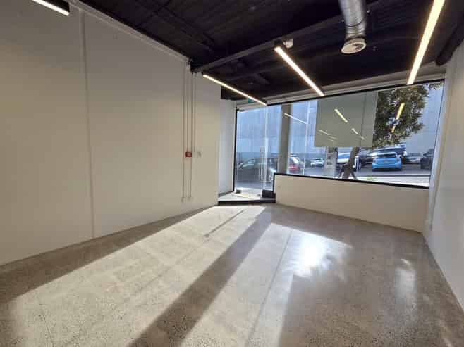 Retail or Office – Motivated Landlord