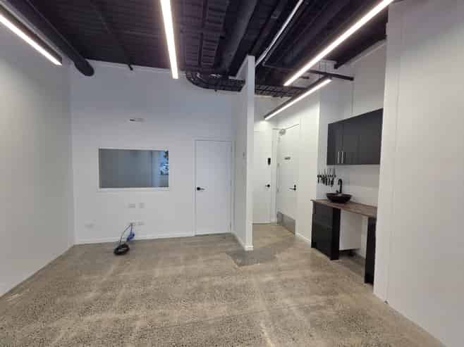 Retail or Office – Motivated Landlord
