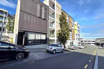 Retail or Office – Motivated Landlord