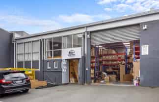 Well‑proportioned industrial unit