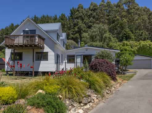 10 Monalua Avenue, Purau