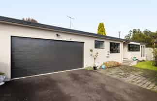 20 Essendon Court, Glenview