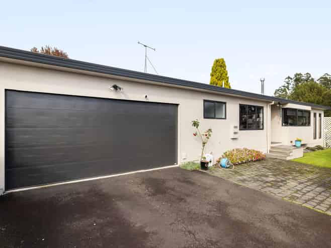 20 Essendon Court, Glenview