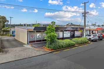 VERSATILE RETAIL/COMMERCIAL UNITS

