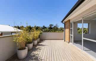 6 Carlton Terrace , Westown