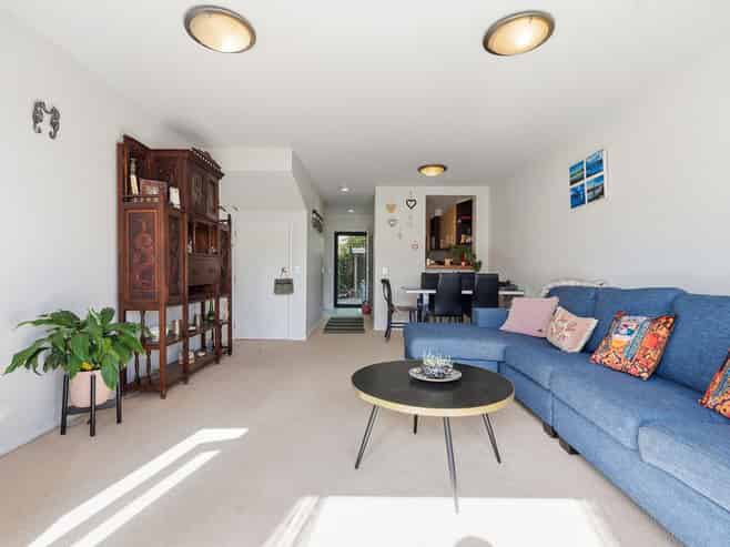 30/92 Bush Road, Albany