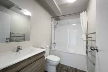 2/338 Royal Road, Massey