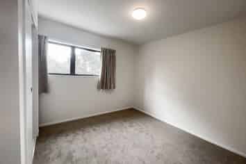 2/338 Royal Road, Massey