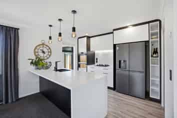 16 Thomas Way, Brightwater