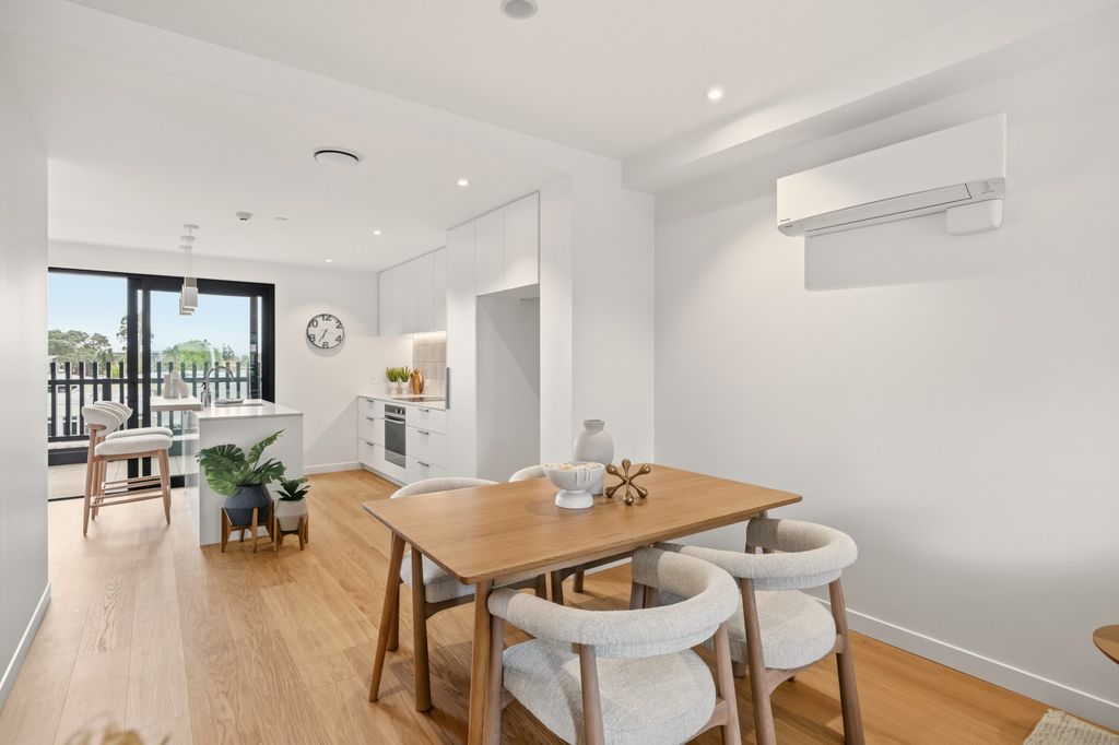Brand New Garden Villa at Elizabeth Towers! 5
