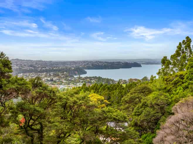 32 Rangiwai Road, Titirangi