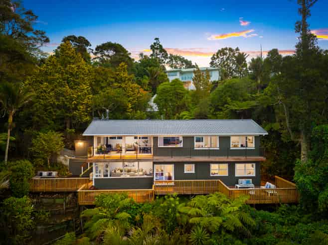 32 Rangiwai Road, Titirangi