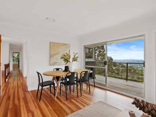 32 Rangiwai Road, Titirangi