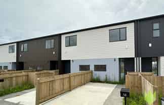 16 Dorothy Thorpe Way, New Lynn