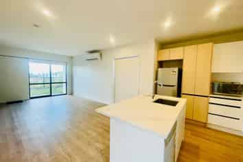 16 Dorothy Thorpe Way, New Lynn