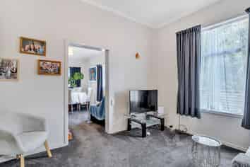 52 College Street, Caversham