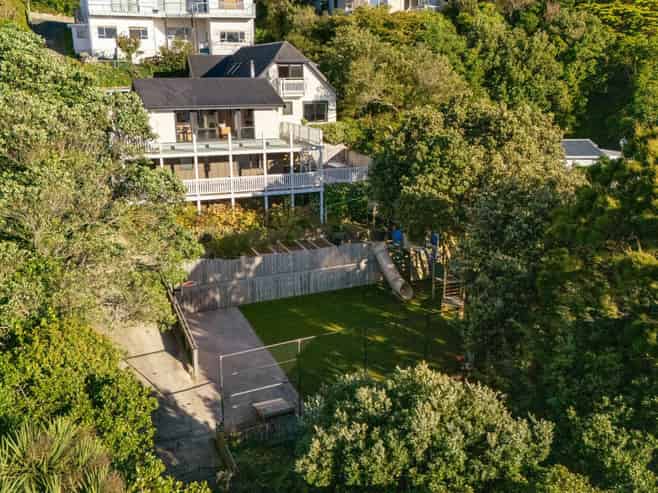 147 Seatoun Heights Road, Miramar