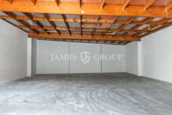 Functional 270m² Warehouse with Dual Access