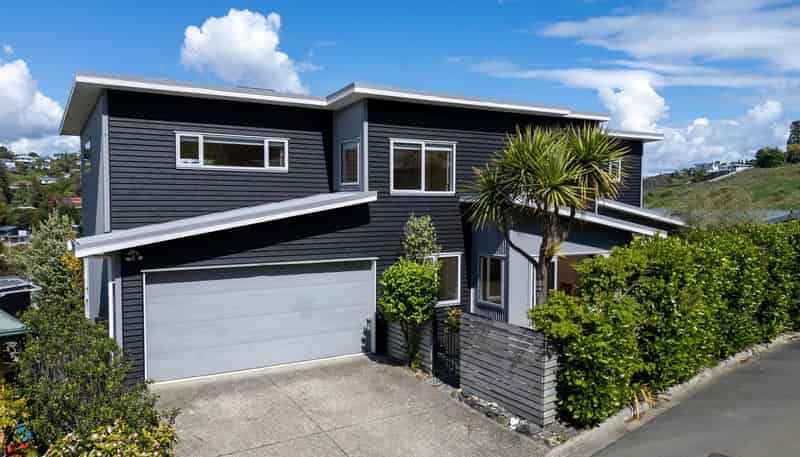 11 Valerie Place, Stepneyville