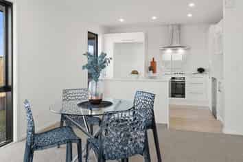 27 Stackwood Avenue, Woodend