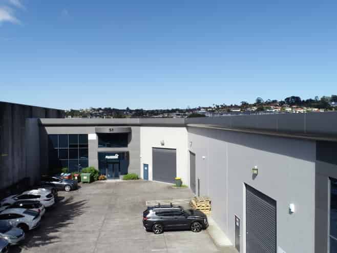 Modern office/warehouse offered for lease