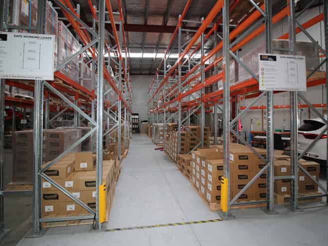 Modern office/warehouse offered for lease