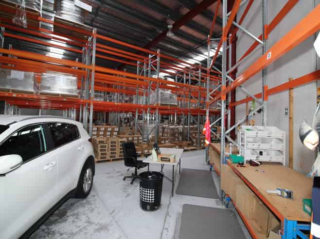 Modern office/warehouse offered for lease