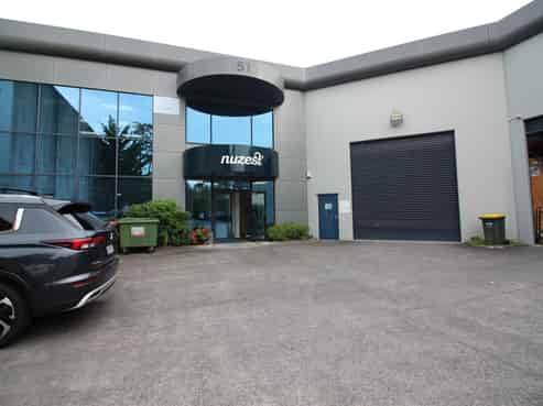 Modern office/warehouse offered for lease