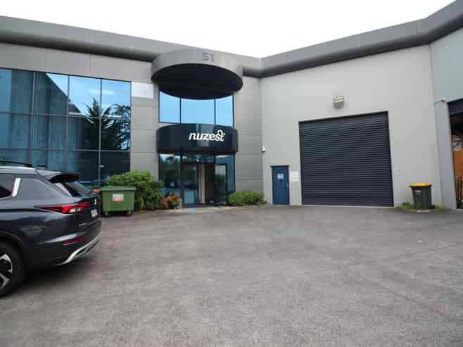 Modern office/warehouse offered for lease