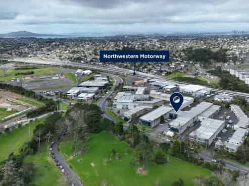 Modern office/warehouse offered for lease