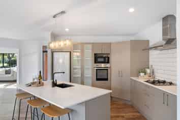 278 Southfield Drive, Lincoln