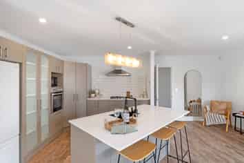 278 Southfield Drive, Lincoln