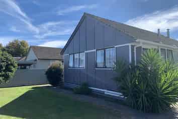 1212 Cunningham Crescent, Mayfair