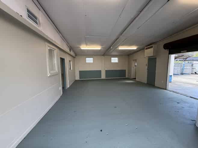 High profile industrial on Gloucester