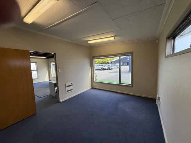 High profile industrial on Gloucester