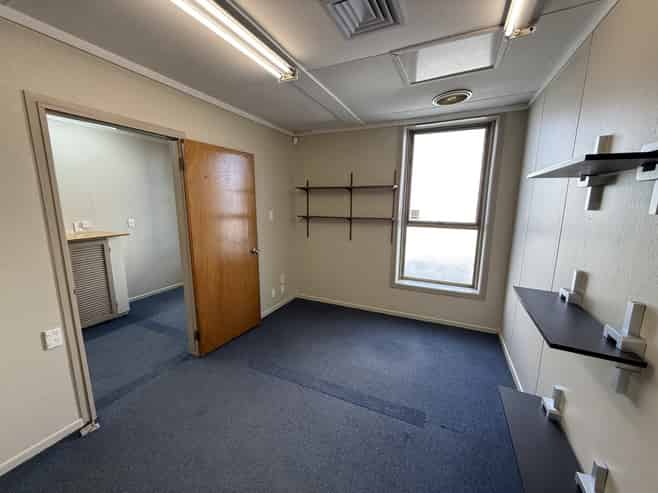 High profile industrial on Gloucester