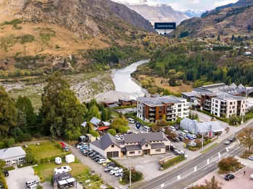 High-profile Queenstown mixed use asset