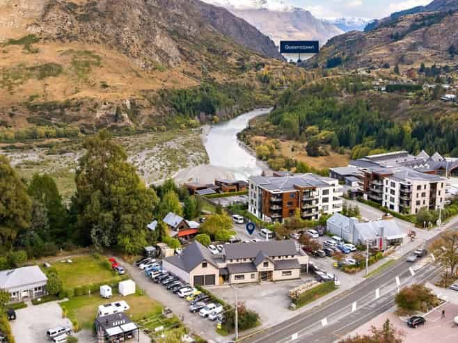 High-profile Queenstown mixed use asset