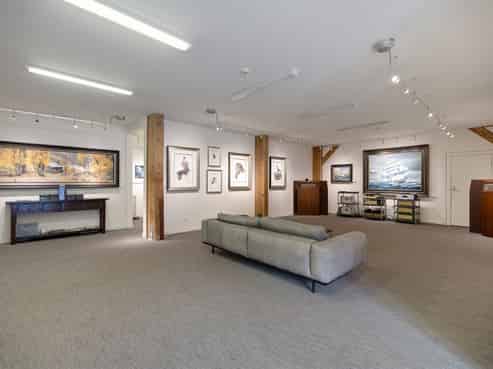 High-profile Queenstown mixed use asset