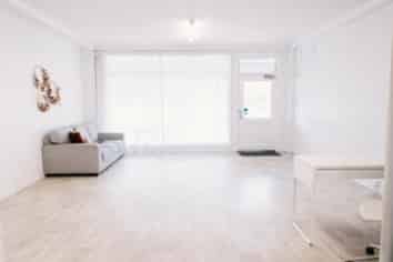 Attractive studio or retail - Station Village