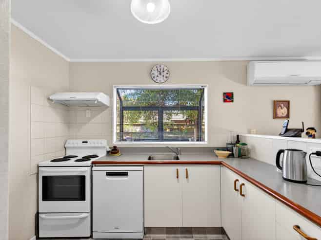 601 Beech Road, Akina