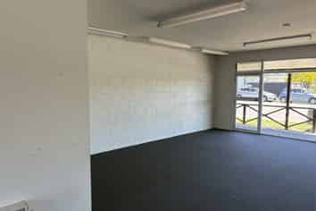 Suburban Shop/Office - 'Parklands Mall'