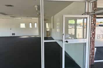 Suburban Shop/Office - 'Parklands Mall'