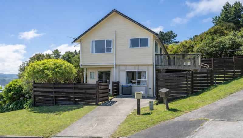 5 Pimlico Place , Newlands