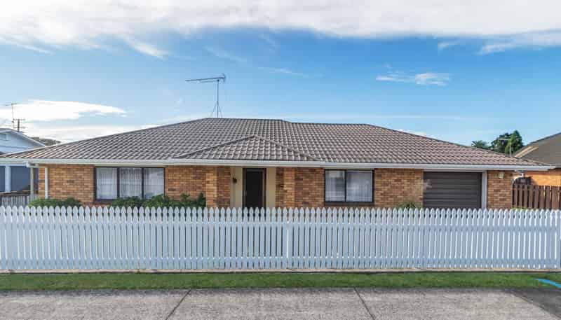 2/1 Nelson Street, Papakura