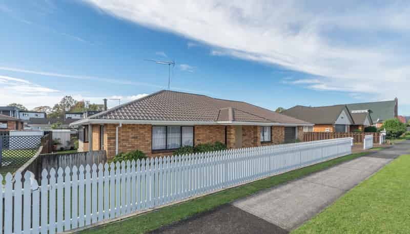 2/1 Nelson Street, Papakura