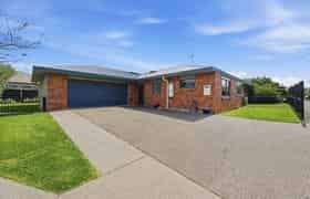 26 Manor Park Drive, Pyes Pa