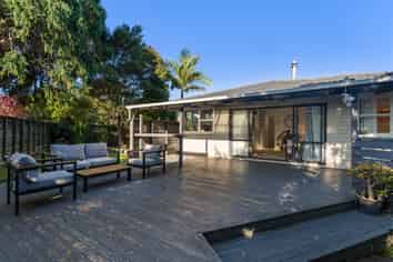 36 Sunline Ave, Massey