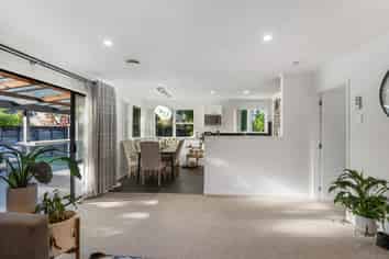36 Sunline Ave, Massey